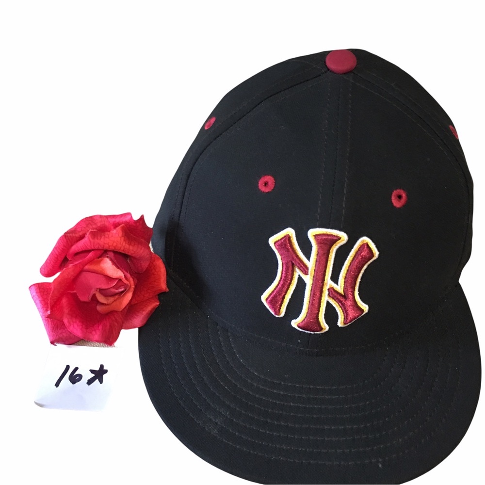Trucker Hat Nike True Dri-fit Black & Burgundy. Baseball cap NWOT